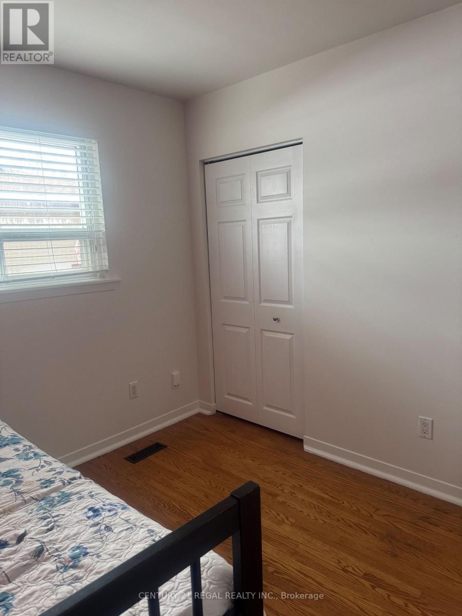 109 Brentwood Drive, Brampton, Ontario  L6T 1R1 - Photo 17 - W12583864