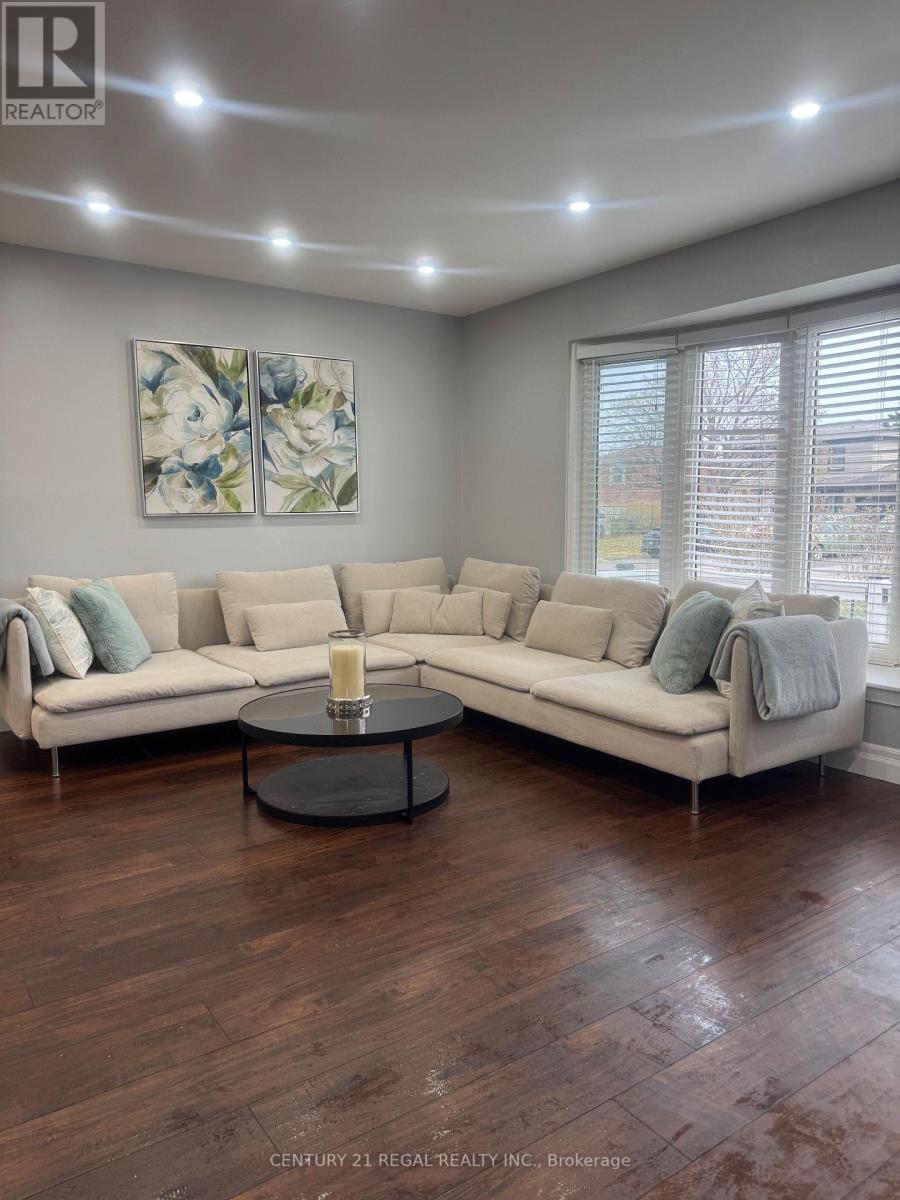 109 Brentwood Drive, Brampton, Ontario  L6T 1R1 - Photo 6 - W12583864