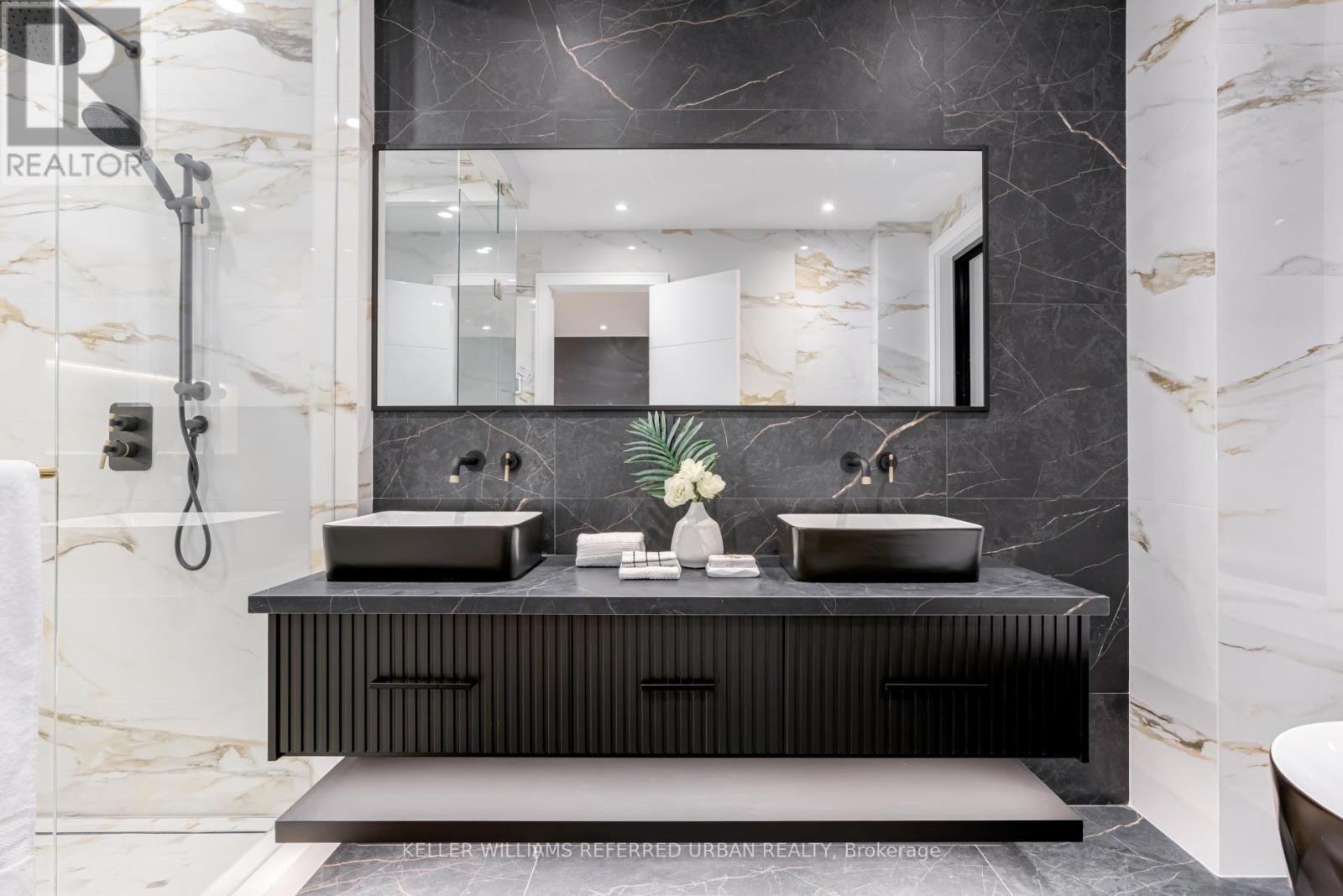 33 Twelfth Street, Toronto, Ontario M8V 3G8 - Photo 33 - W12583874