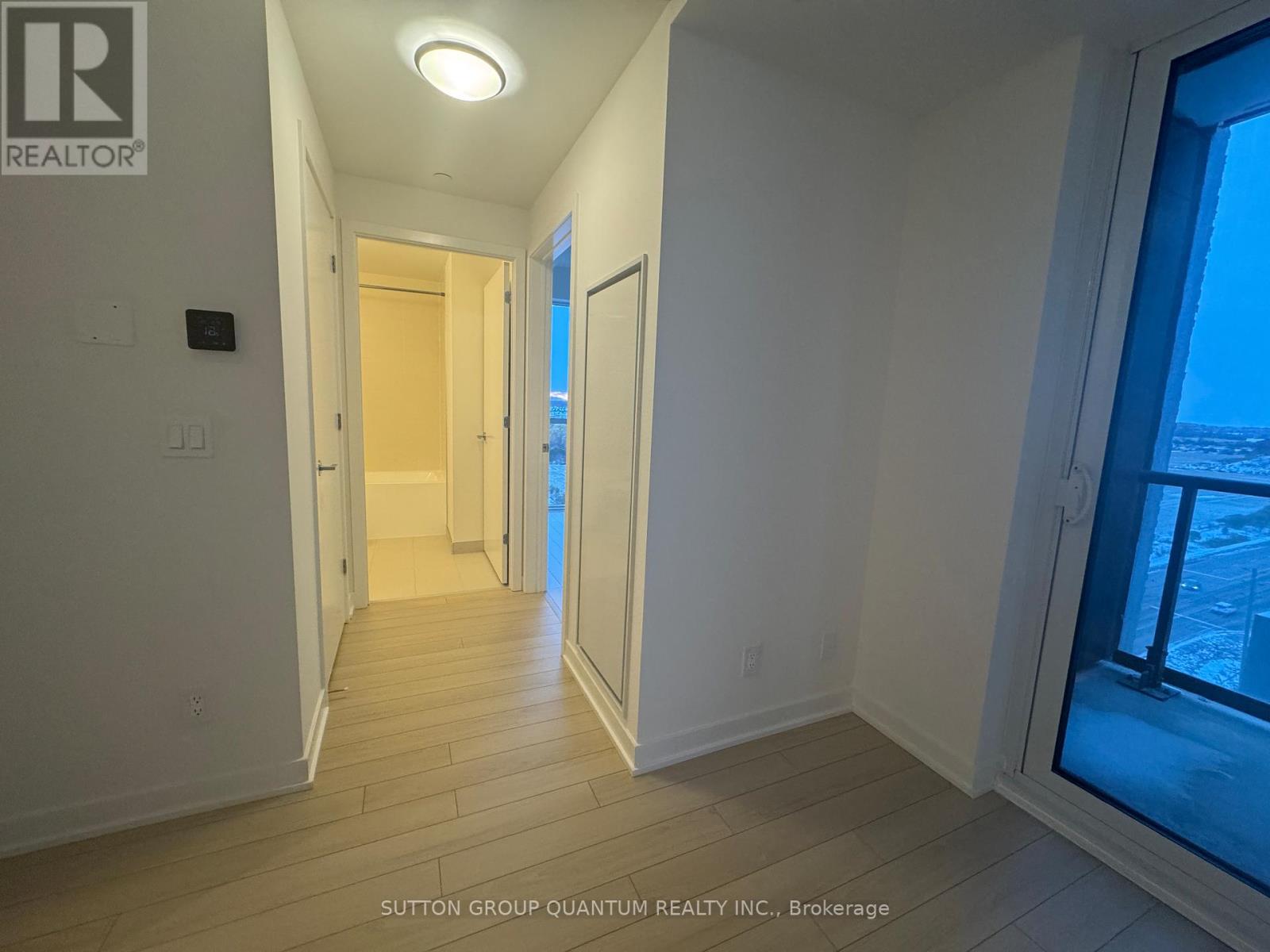 1010 - 3071 Trafalgar Road, Oakville, Ontario L6H 8C6 - Photo 10 - W12531514