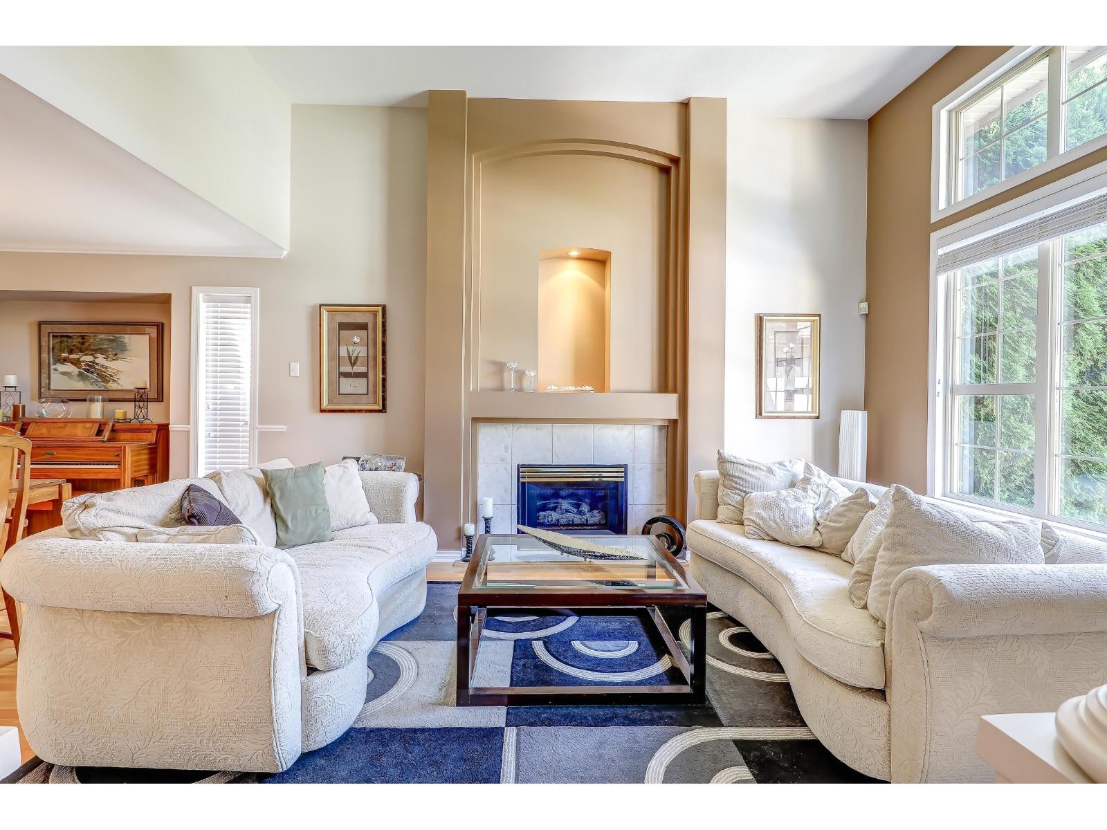 16932 60a Avenue, Surrey, British Columbia  V3S 8X5 - Photo 2 - R3058079