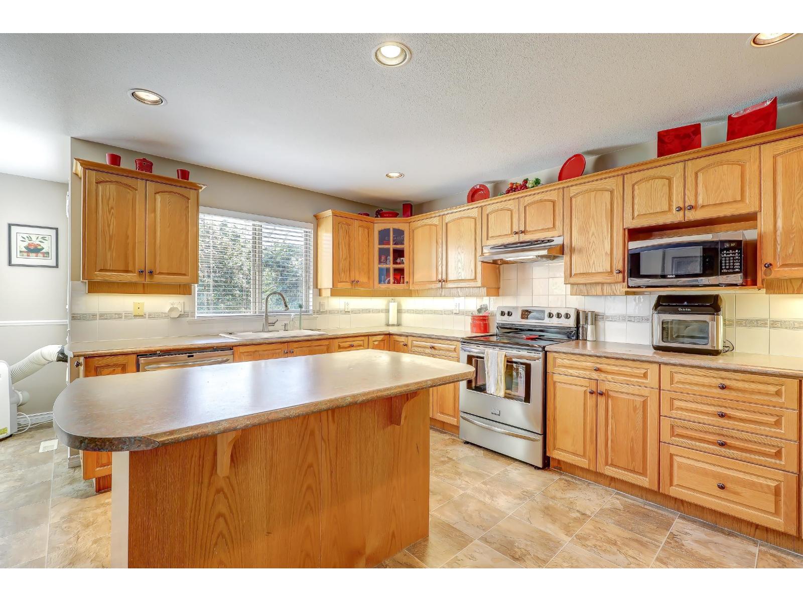 16932 60a Avenue, Surrey, British Columbia  V3S 8X5 - Photo 15 - R3058079