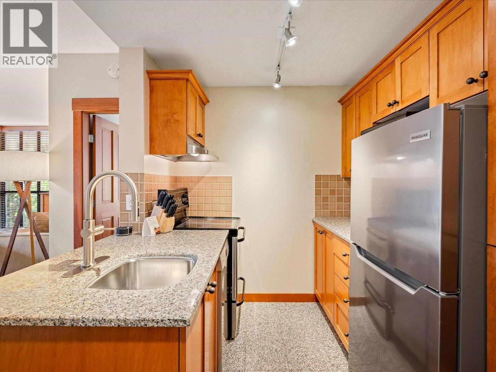 216 4320 Sundial Crescent, Whistler, British Columbia  V8E 1G6 - Photo 4 - R3070799