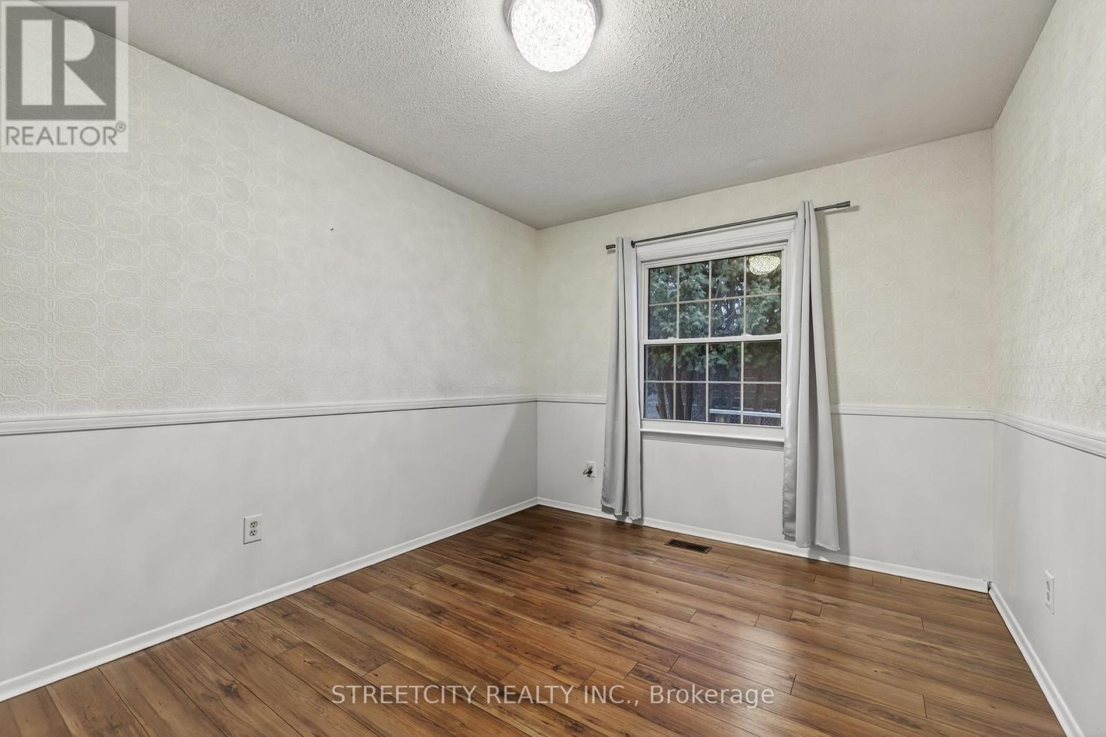 696 Village Green Avenue, London South, Ontario  N6K 1H1 - Photo 20 - X12581830