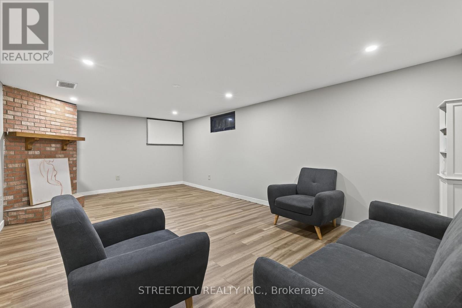 696 Village Green Avenue, London South, Ontario  N6K 1H1 - Photo 33 - X12581830