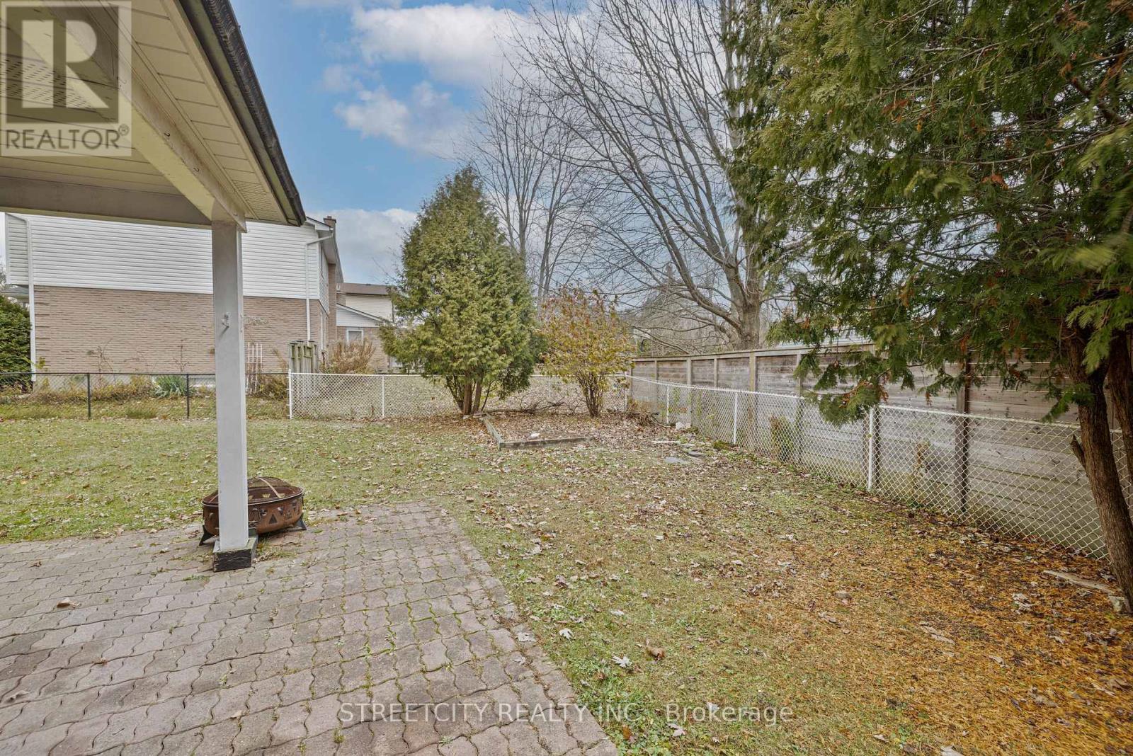 696 Village Green Avenue, London South, Ontario  N6K 1H1 - Photo 43 - X12581830