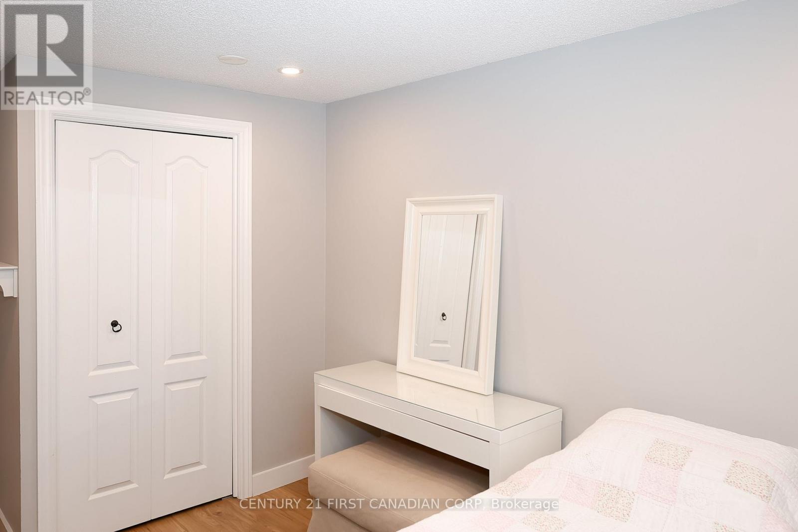 70 - 70 Chapman Court, London North, Ontario N6G 4Z4 - Photo 16 - X12583424