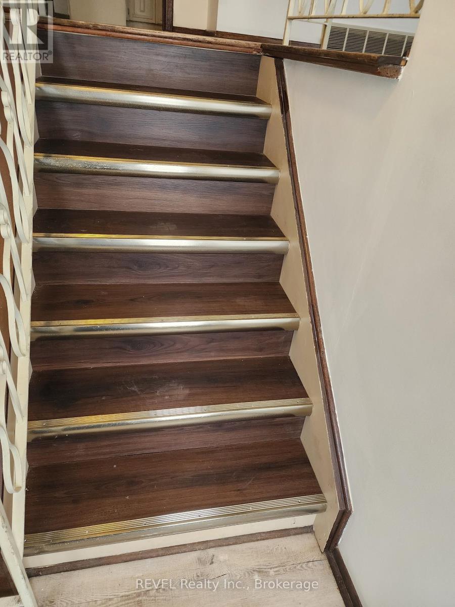 747 Parkdale Avenue E, Fort Erie, Ontario  L2A 5B7 - Photo 10 - X12549782