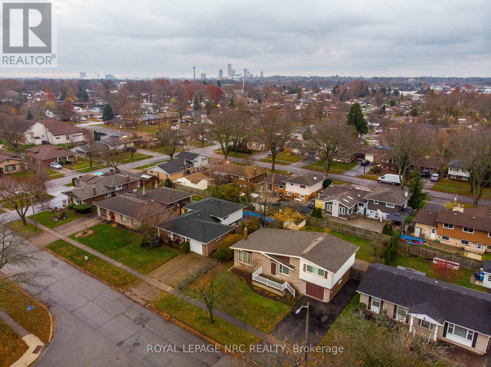 7106 Freeman Street, Niagara Falls, Ontario  L2E 5V5 - Photo 27 - X12541624