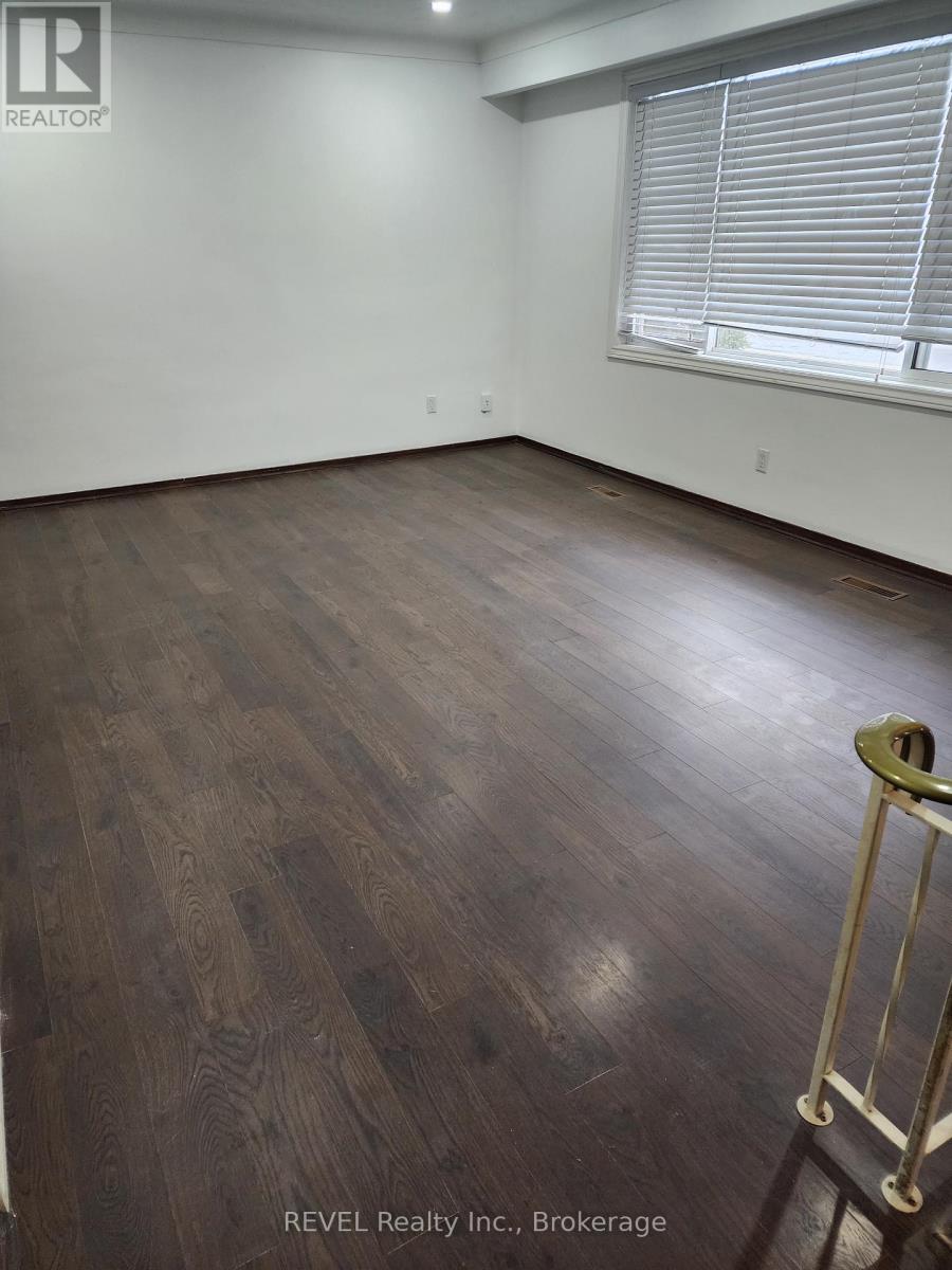 747 Parkdale Avenue E, Fort Erie, Ontario  L2A 5B7 - Photo 12 - X12549782