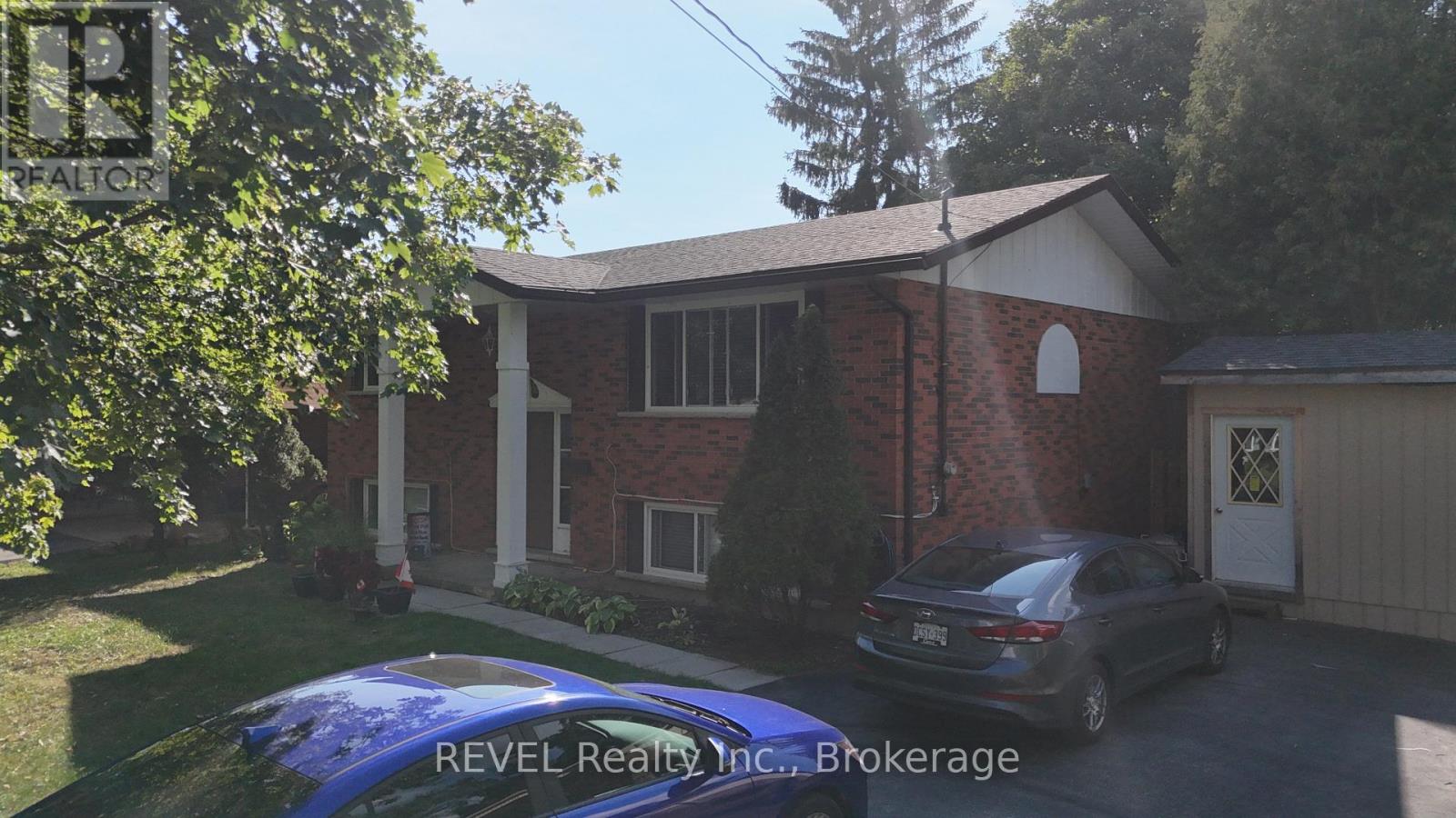 747 Parkdale Avenue E, Fort Erie, Ontario  L2A 5B7 - Photo 2 - X12549782