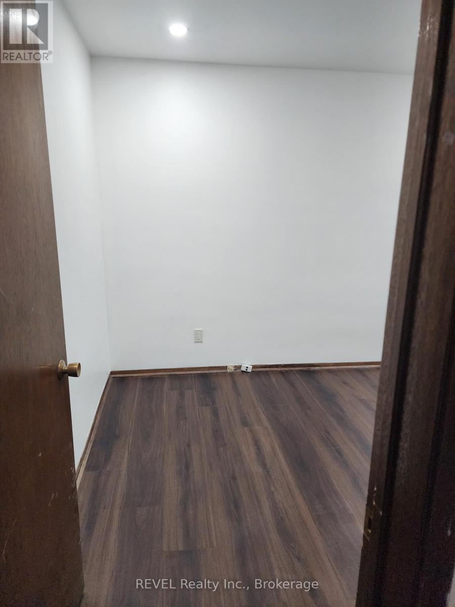 747 Parkdale Avenue E, Fort Erie, Ontario  L2A 5B7 - Photo 26 - X12549782