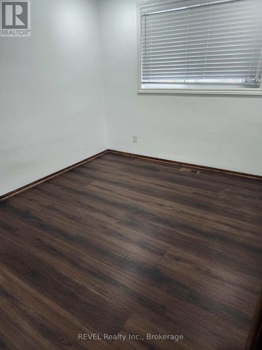 747 Parkdale Avenue E, Fort Erie, Ontario  L2A 5B7 - Photo 24 - X12549782