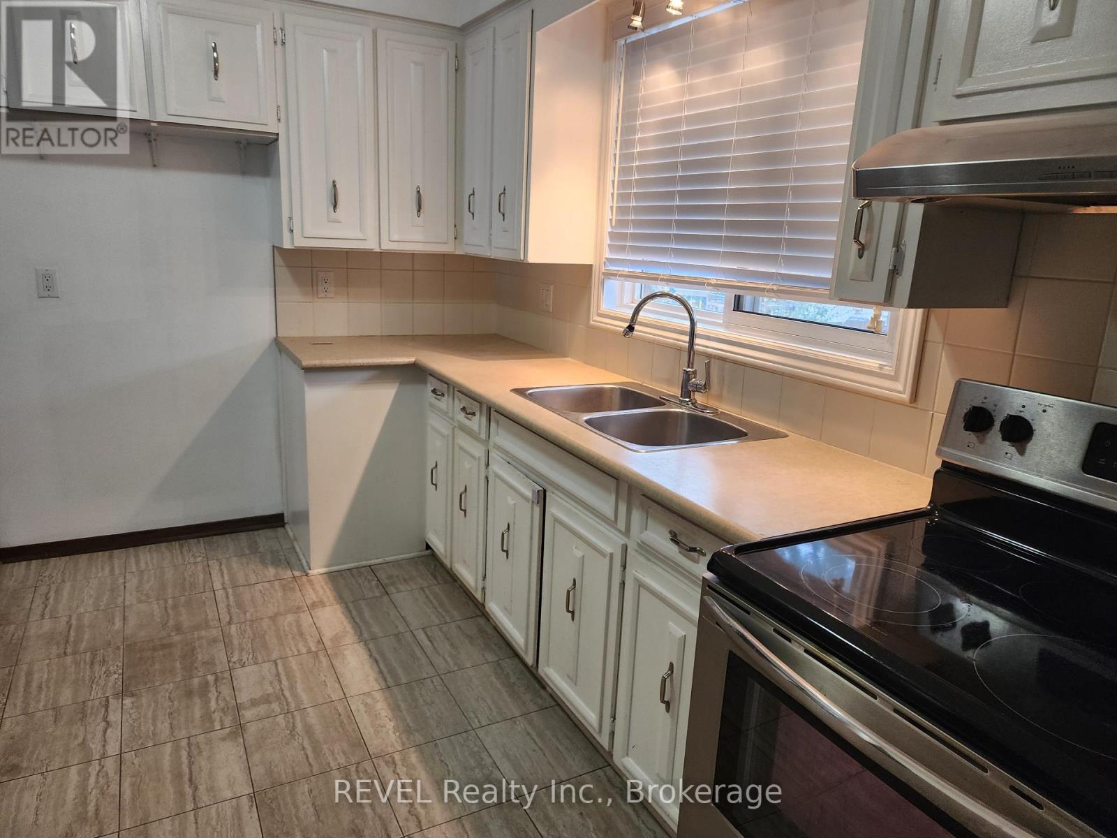 747 Parkdale Avenue E, Fort Erie, Ontario  L2A 5B7 - Photo 18 - X12549782