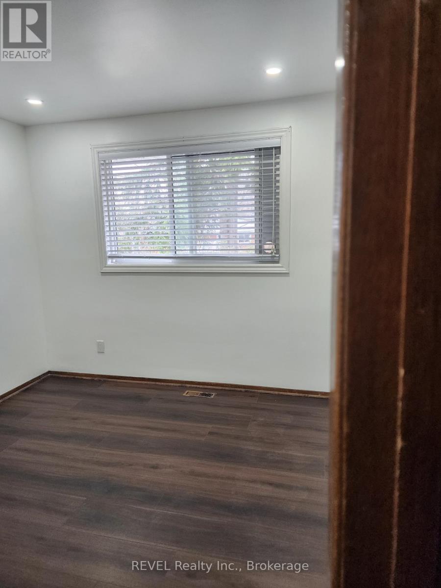 747 Parkdale Avenue E, Fort Erie, Ontario  L2A 5B7 - Photo 27 - X12549782