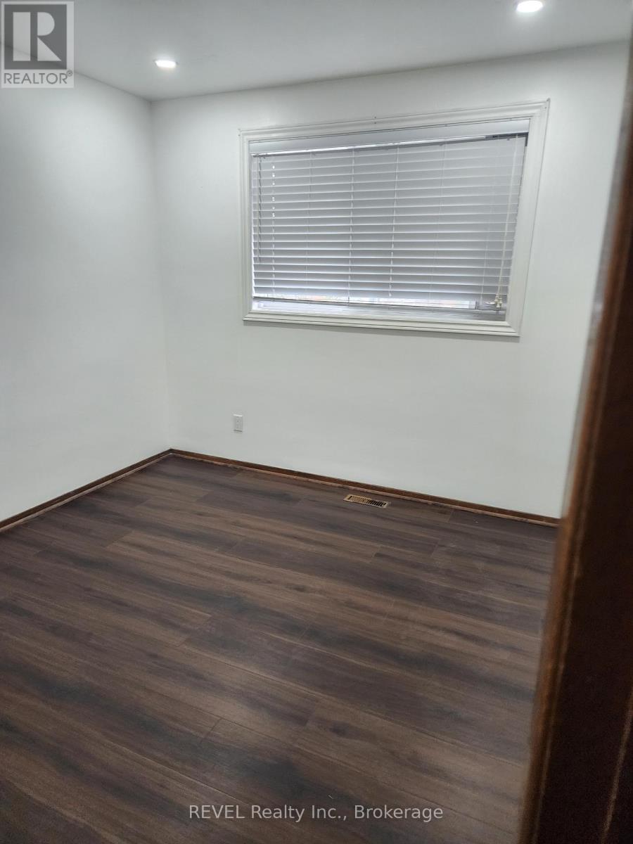 747 Parkdale Avenue E, Fort Erie, Ontario  L2A 5B7 - Photo 25 - X12549782