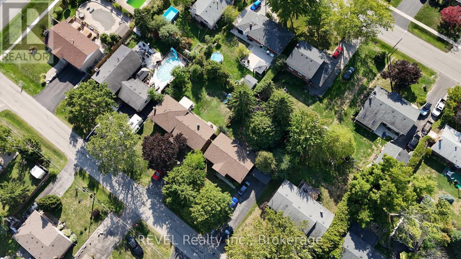 747 Parkdale Avenue E, Fort Erie, Ontario  L2A 5B7 - Photo 4 - X12549782