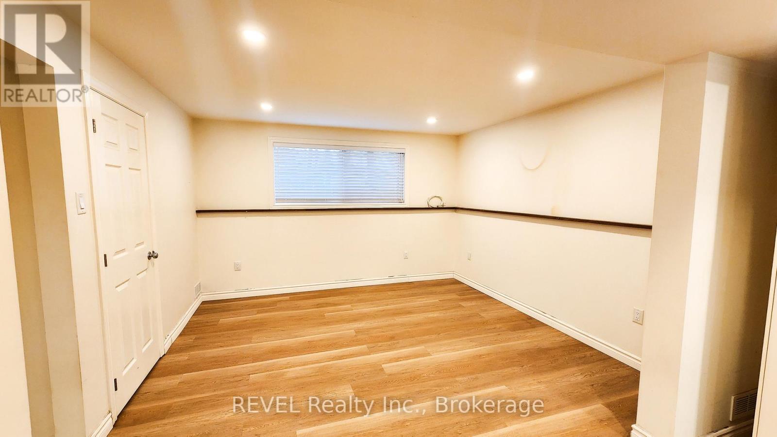 747 Parkdale Avenue E, Fort Erie, Ontario  L2A 5B7 - Photo 9 - X12549782