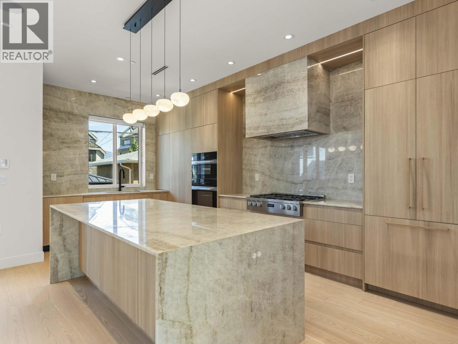 2565 W 2nd Avenue, Vancouver, British Columbia  V6K 1J7 - Photo 13 - R3070801