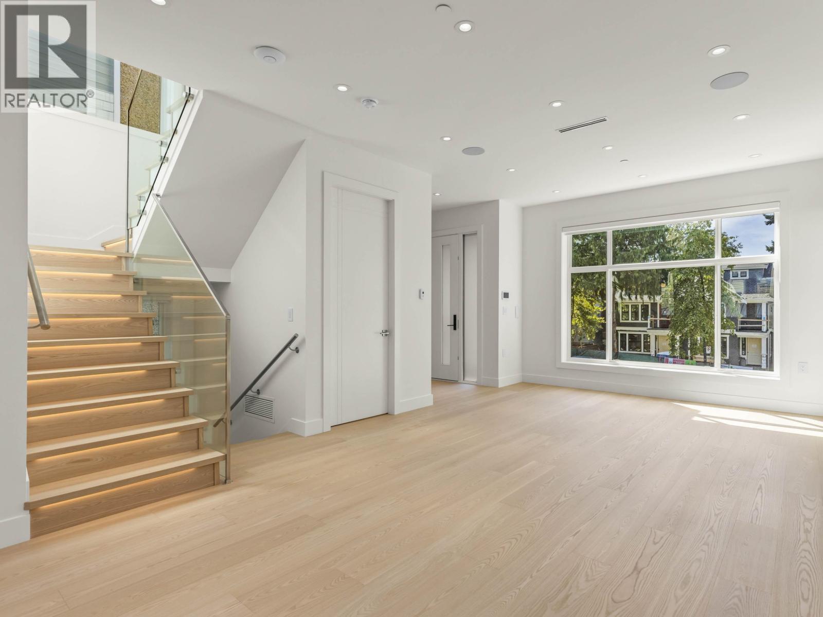 2565 W 2nd Avenue, Vancouver, British Columbia  V6K 1J7 - Photo 4 - R3070801