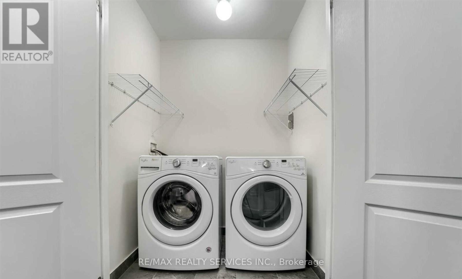 162 Davenfield Circle, Brampton, Ontario  L6P 4M1 - Photo 11 - W12583614