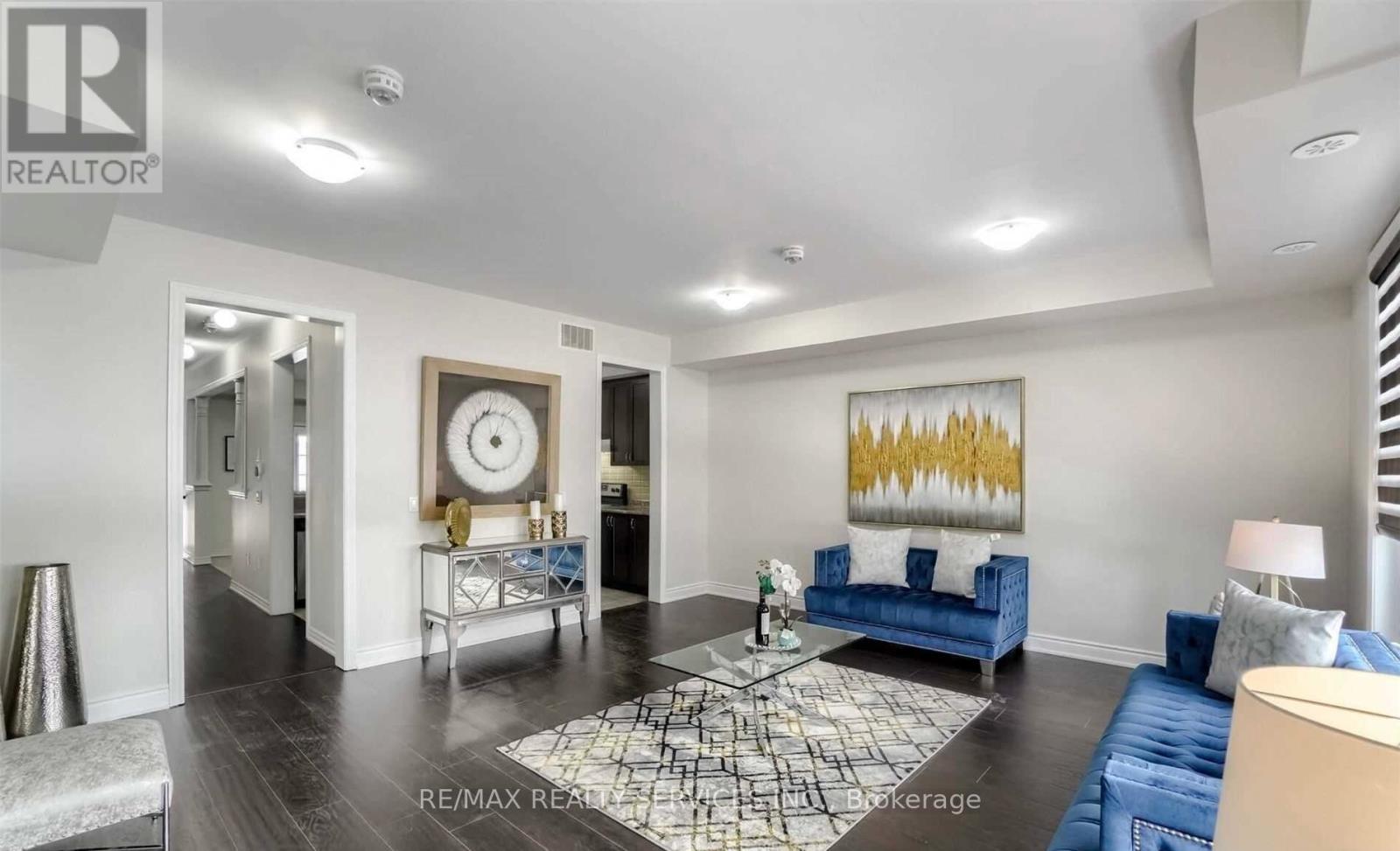 162 Davenfield Circle, Brampton, Ontario  L6P 4M1 - Photo 2 - W12583614