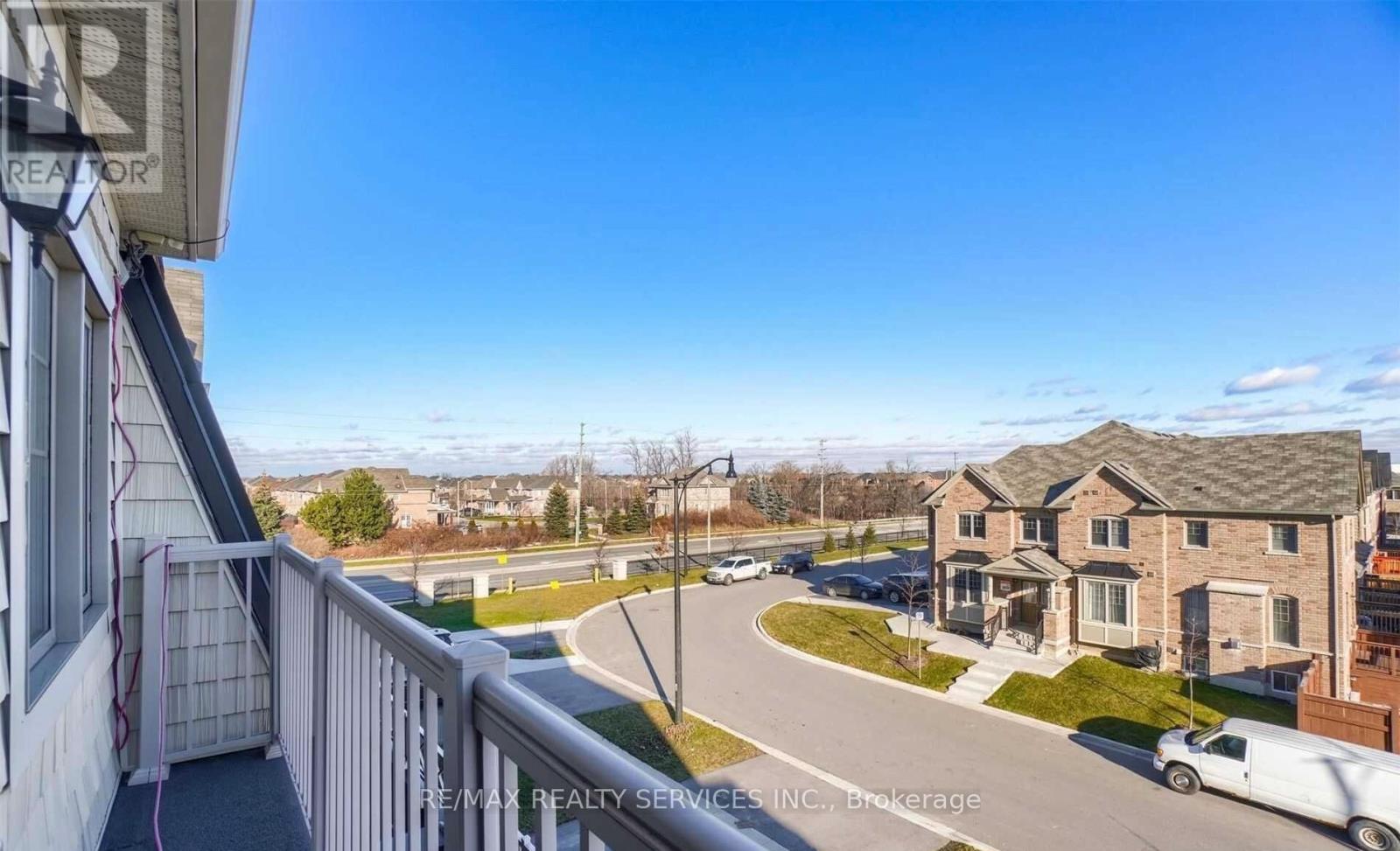 162 Davenfield Circle, Brampton, Ontario  L6P 4M1 - Photo 15 - W12583614