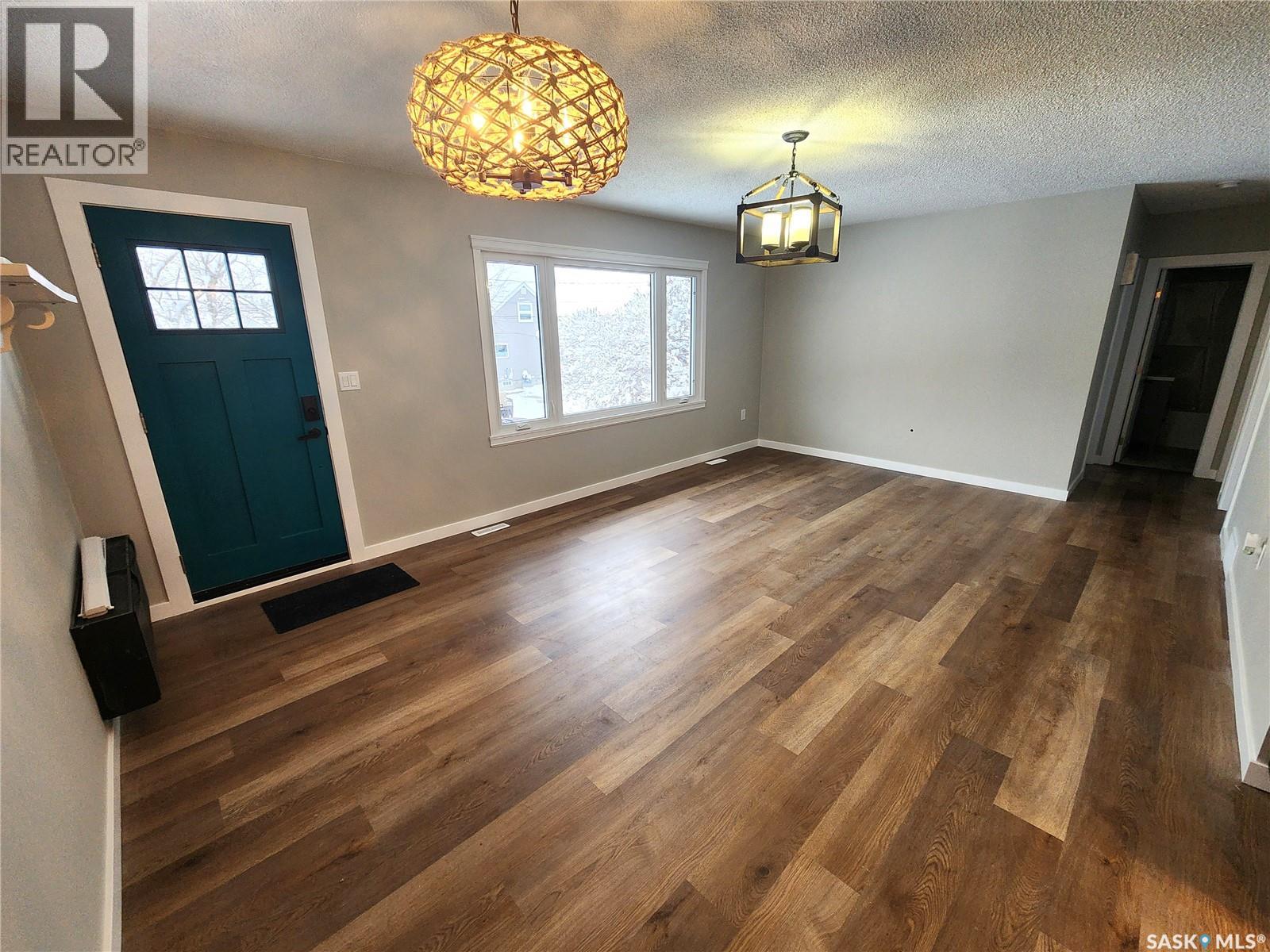 1533 Young Street, Estevan, Saskatchewan  S4A 0J5 - Photo 2 - SK024816