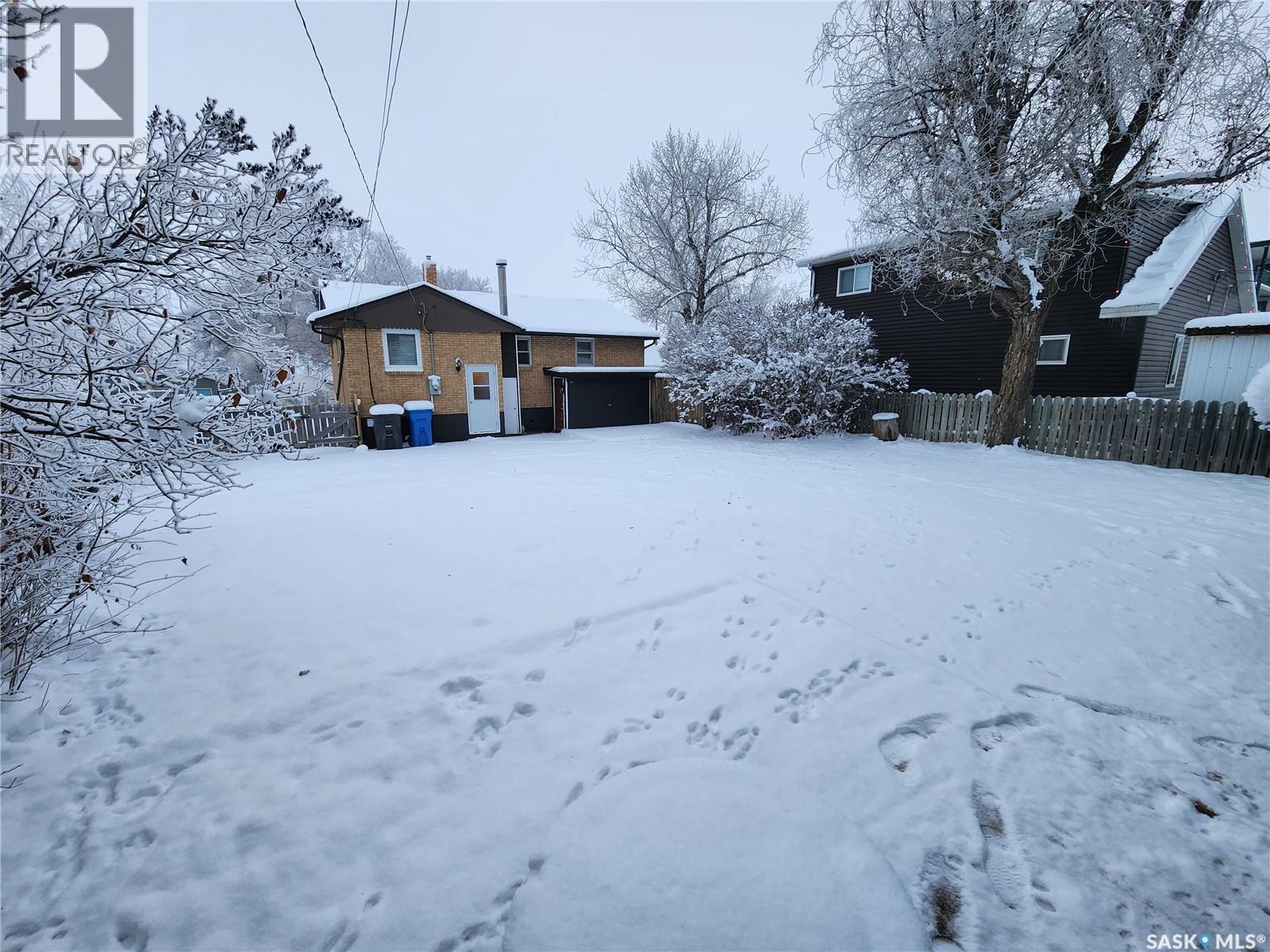 1533 Young Street, Estevan, Saskatchewan  S4A 0J5 - Photo 37 - SK024816