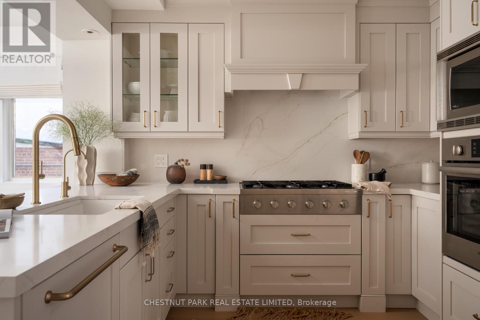 35 Weybourne Crescent, Toronto, Ontario M4N 2R4 - Photo 10 - C12581708