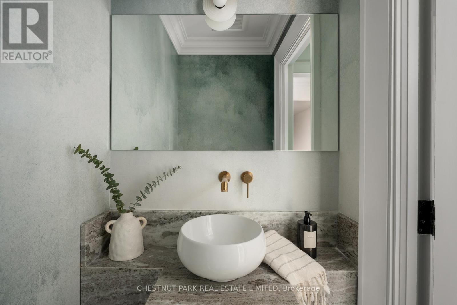 35 Weybourne Crescent, Toronto, Ontario M4N 2R4 - Photo 17 - C12581708