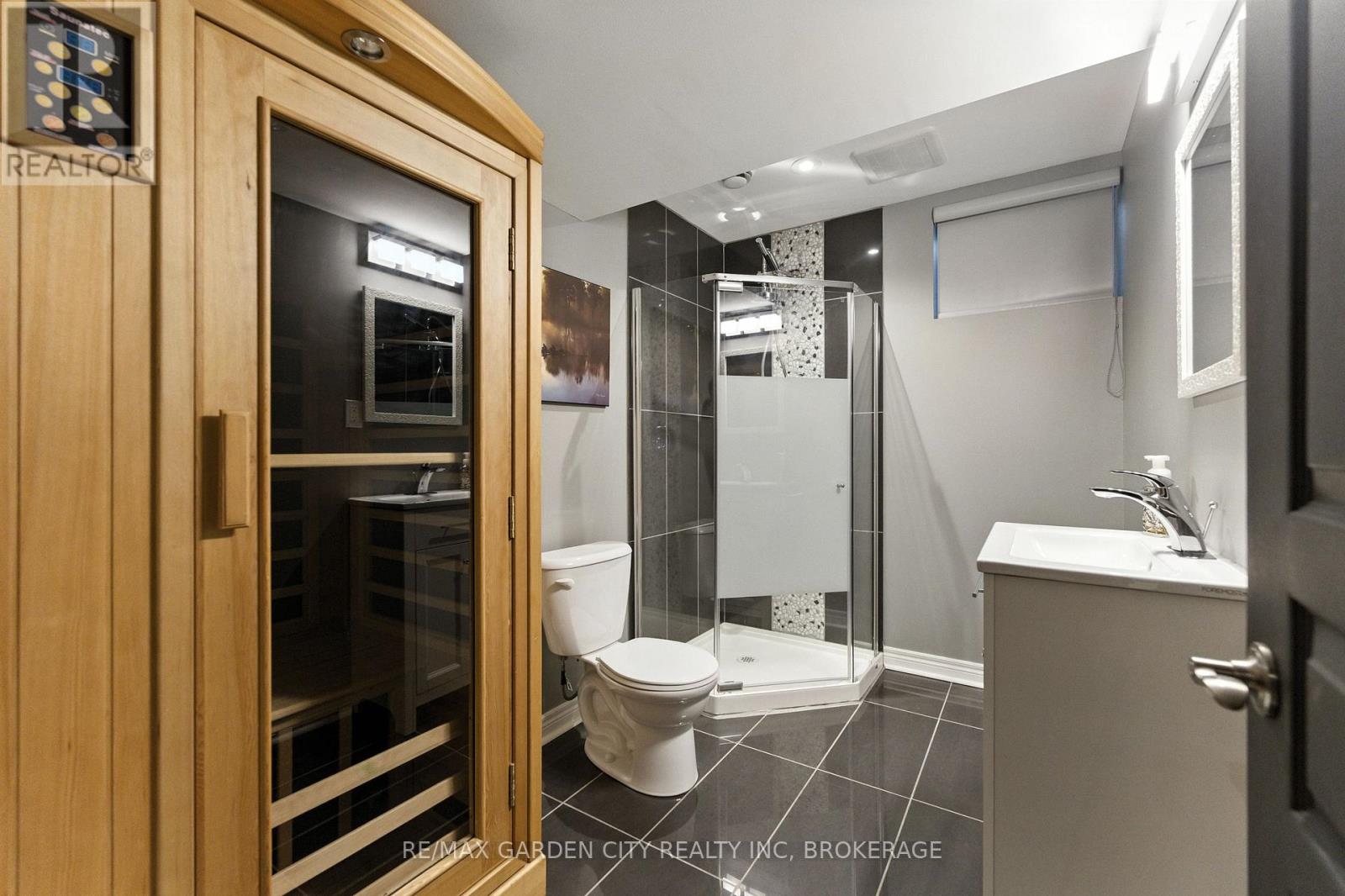 6456 Armelina Crescent, Niagara Falls, Ontario  L2H 0B4 - Photo 29 - X12325150