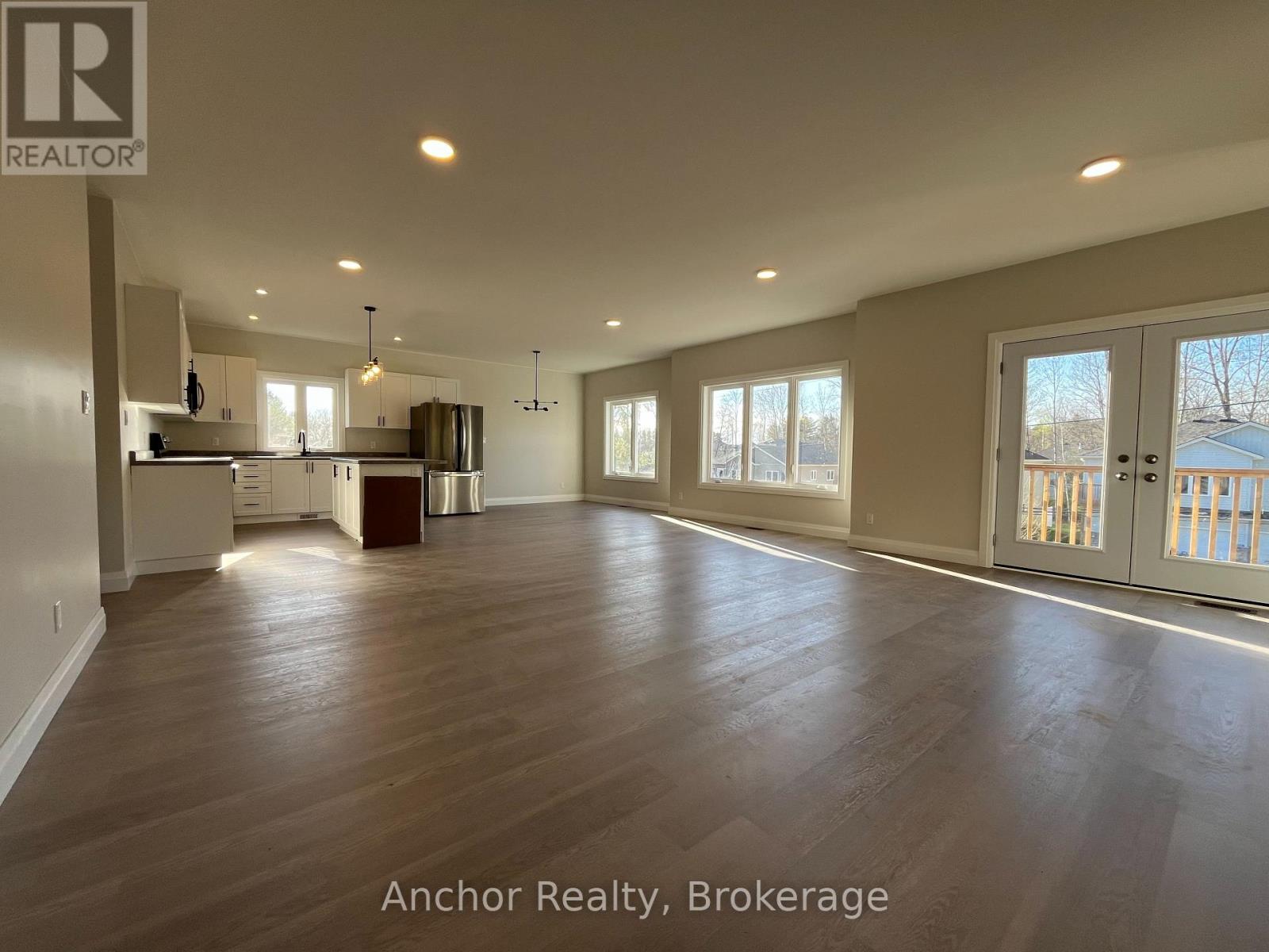 B - 615 Wagner Street, Gravenhurst, Ontario  P1P 1E1 - Photo 4 - X12583972