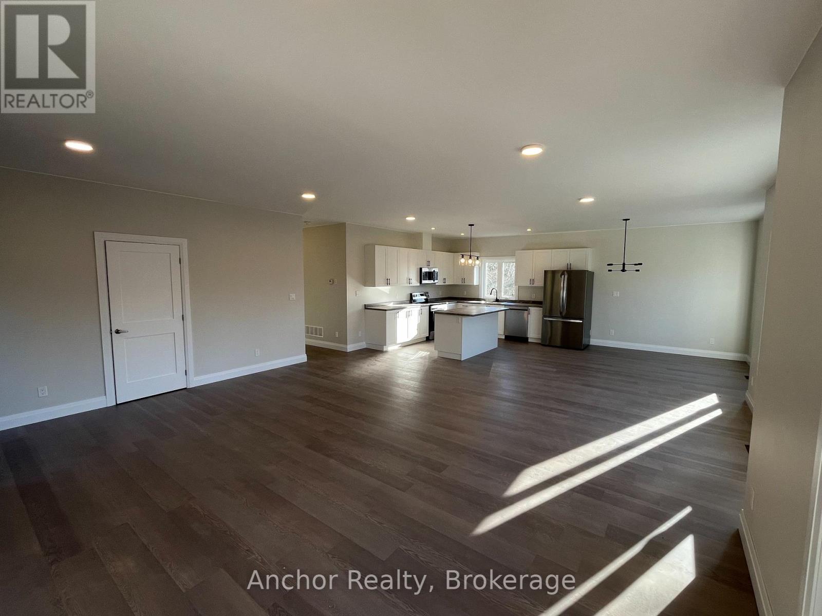 B - 615 Wagner Street, Gravenhurst, Ontario  P1P 1E1 - Photo 6 - X12583972