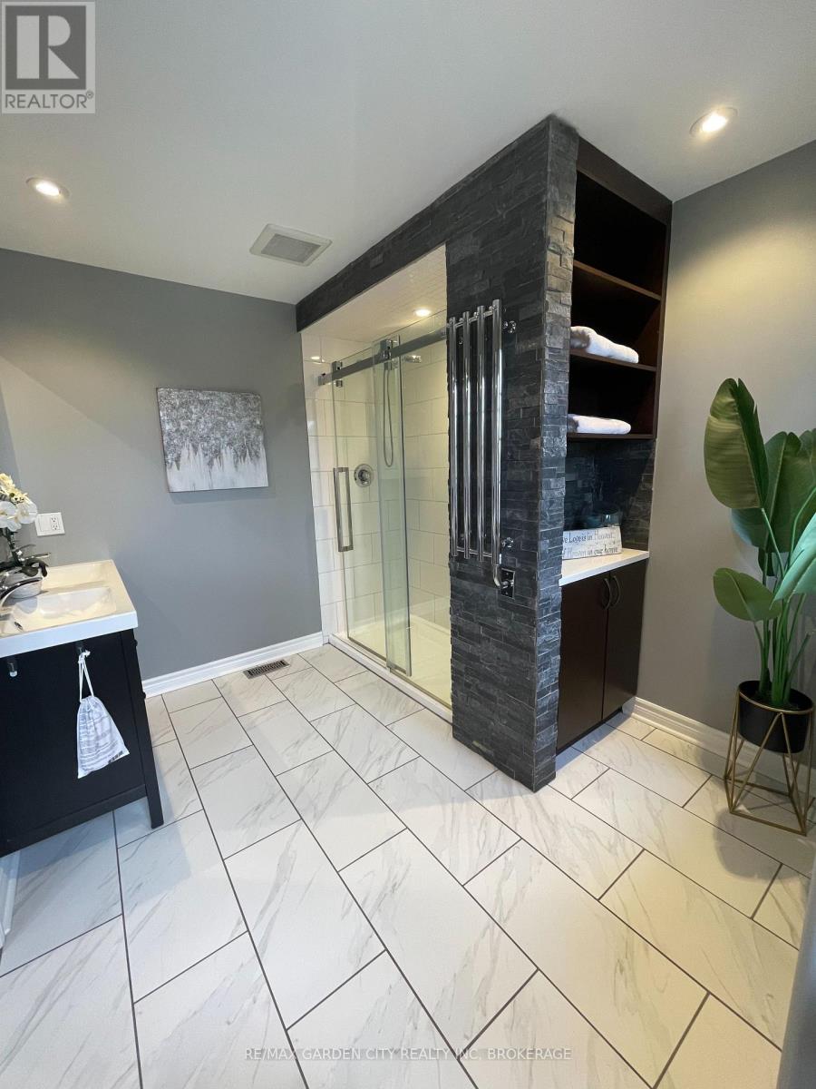 6456 Armelina Crescent, Niagara Falls, Ontario  L2H 0B4 - Photo 15 - X12325150