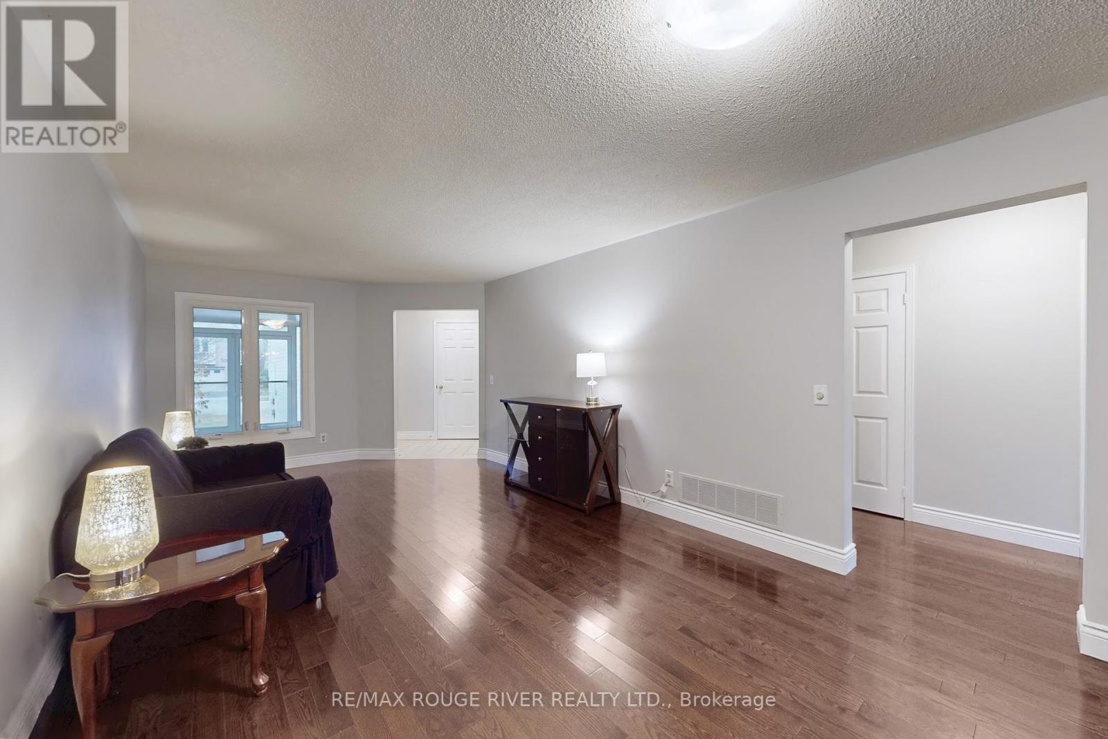 53 Greybeaver Trail, Toronto, Ontario M1C 2X4 - Photo 6 - E12583964