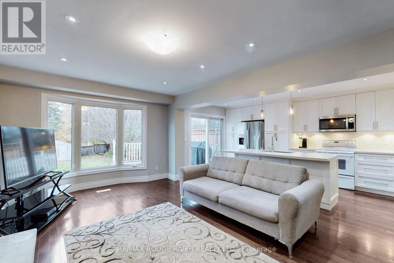 53 Greybeaver Trail, Toronto, Ontario M1C 2X4 - Photo 9 - E12583964