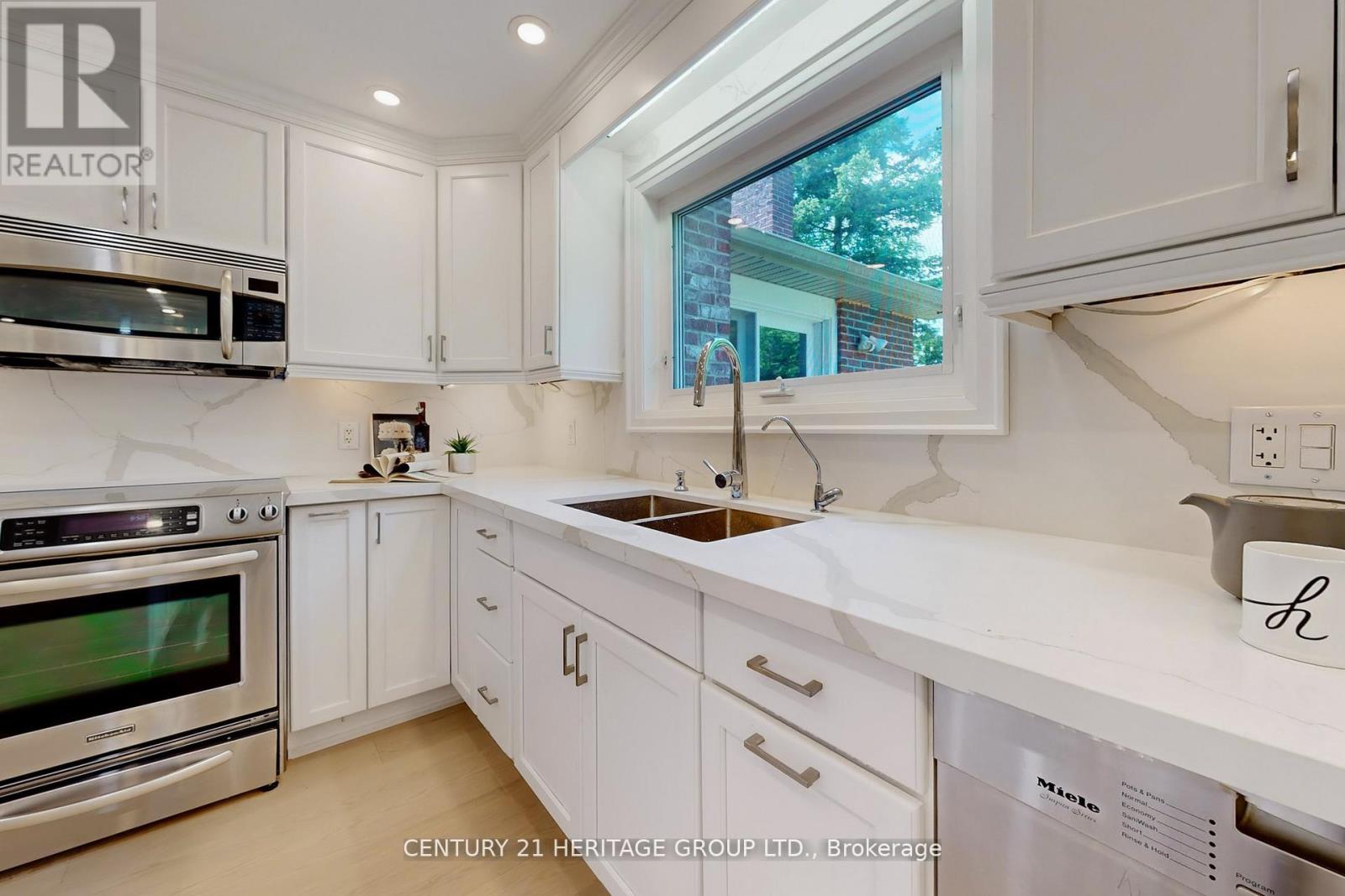 10 Cherry Blossom Lane, Markham, Ontario L3T 3B9 - Photo 11 - N12583924