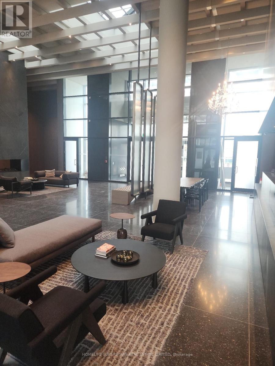 2802 - 8 Interchange Way, Vaughan, Ontario  L4K 5Z7 - Photo 4 - N12583928