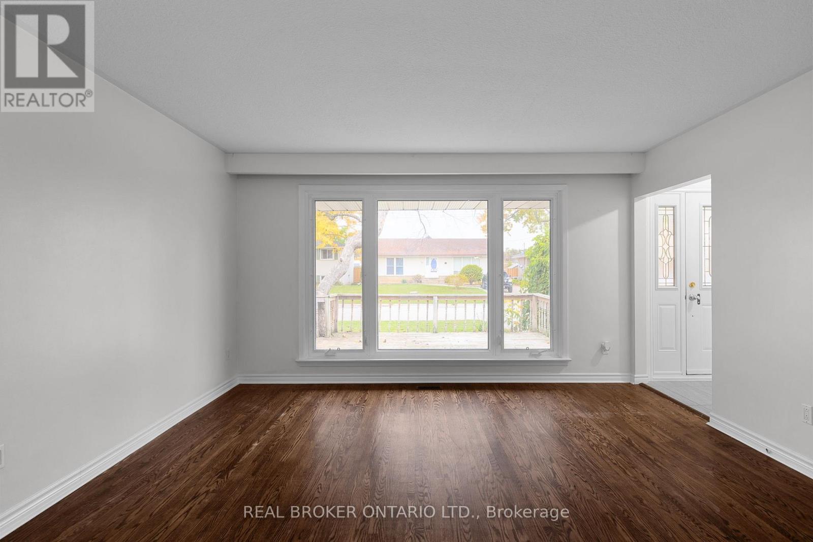 65 Ottaway Avenue, Barrie, Ontario  L4M 2X1 - Photo 5 - S12583916