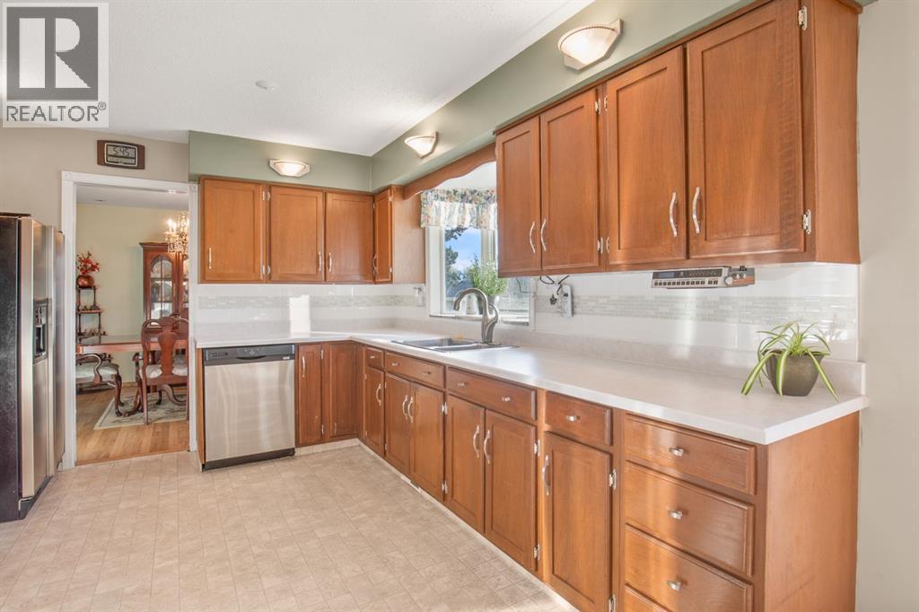 29 Allan Close, Red Deer, Alberta  T4R 1A4 - Photo 5 - A2259846