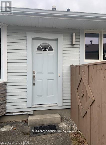 19 Constable Street, London North, Ontario  N6G 3N8 - Photo 2 - X12583986