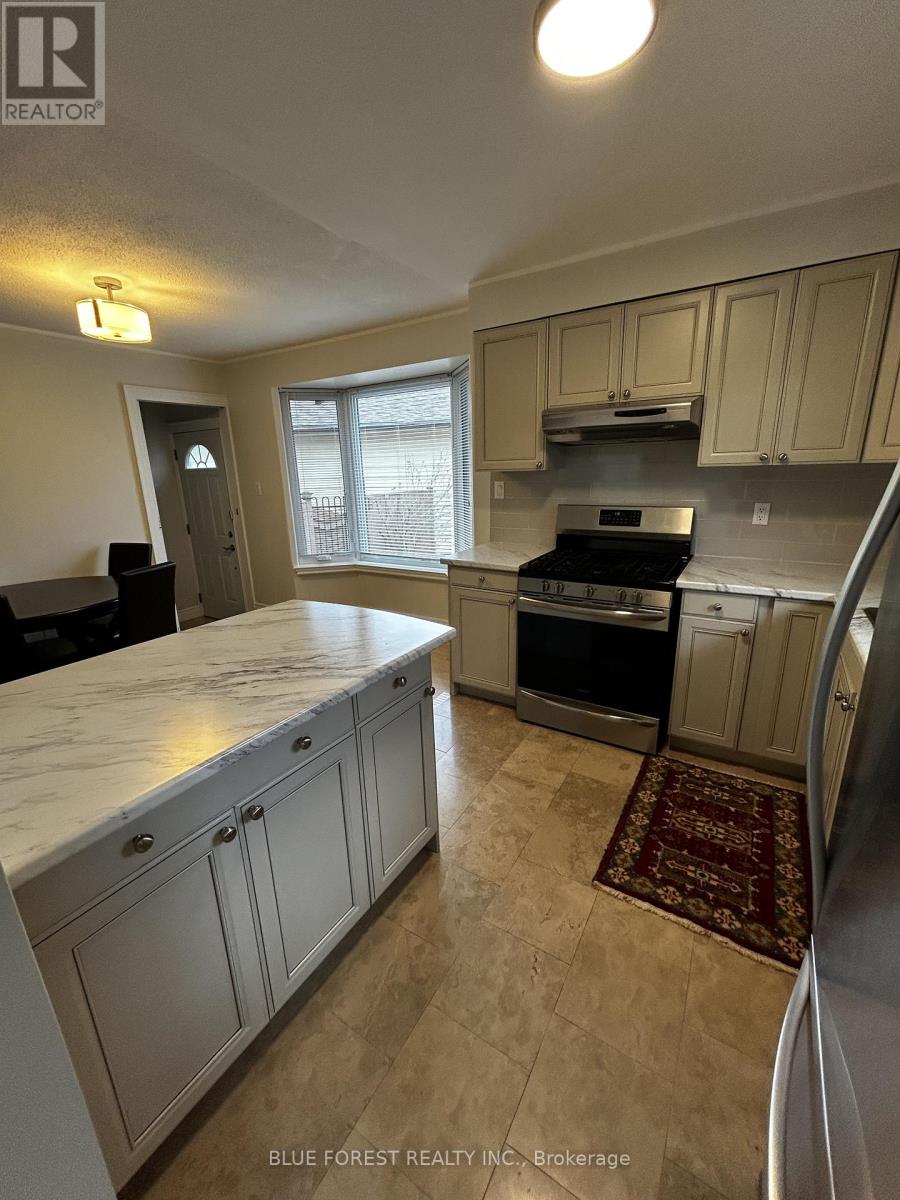 19 Constable Street, London North, Ontario  N6G 3N8 - Photo 3 - X12583988