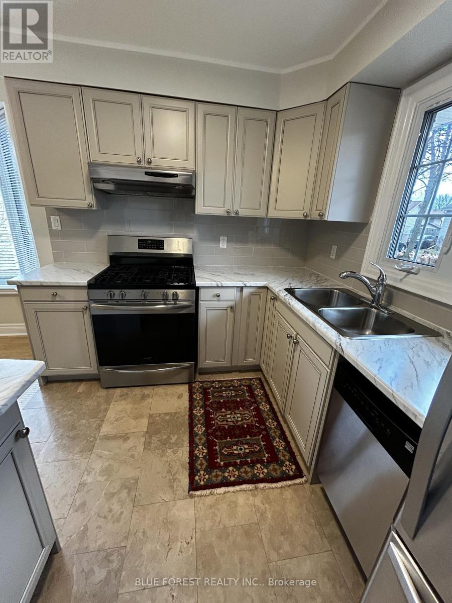 19 Constable Street, London North, Ontario  N6G 3N8 - Photo 4 - X12583988