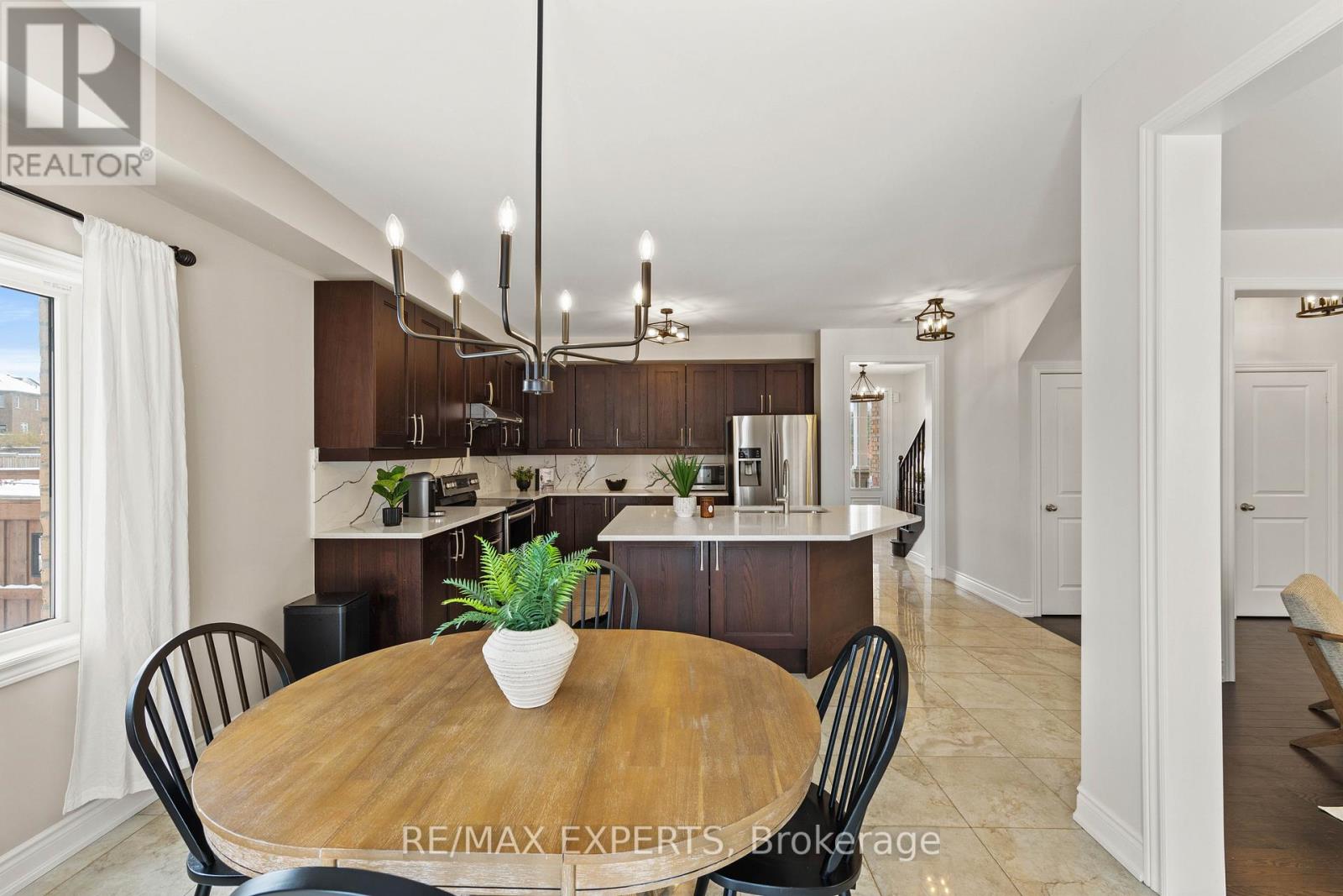 16 Vivian Creek Road, East Gwillimbury (Mt Albert), Ontario  L0G 1M0 - Photo 9 - N12542938