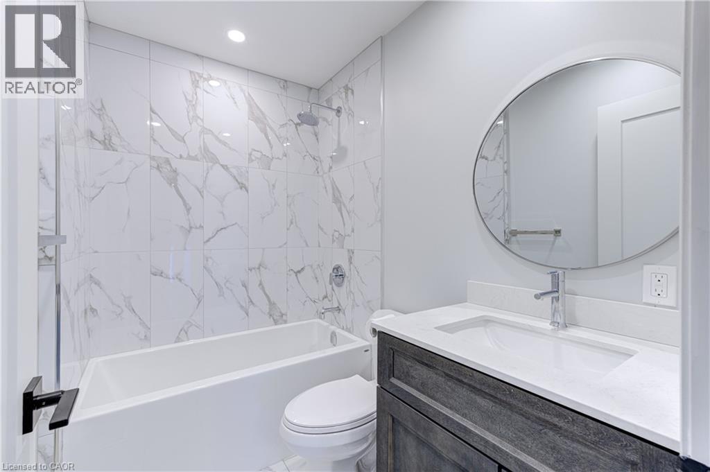 242 East 28th Street, Hamilton, Ontario  L8V 3J1 - Photo 14 - 40787034