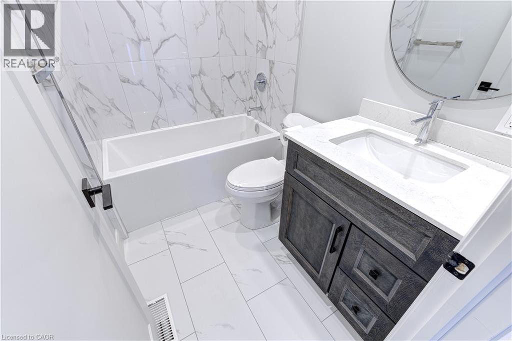 242 East 28th Street, Hamilton, Ontario  L8V 3J1 - Photo 15 - 40787034