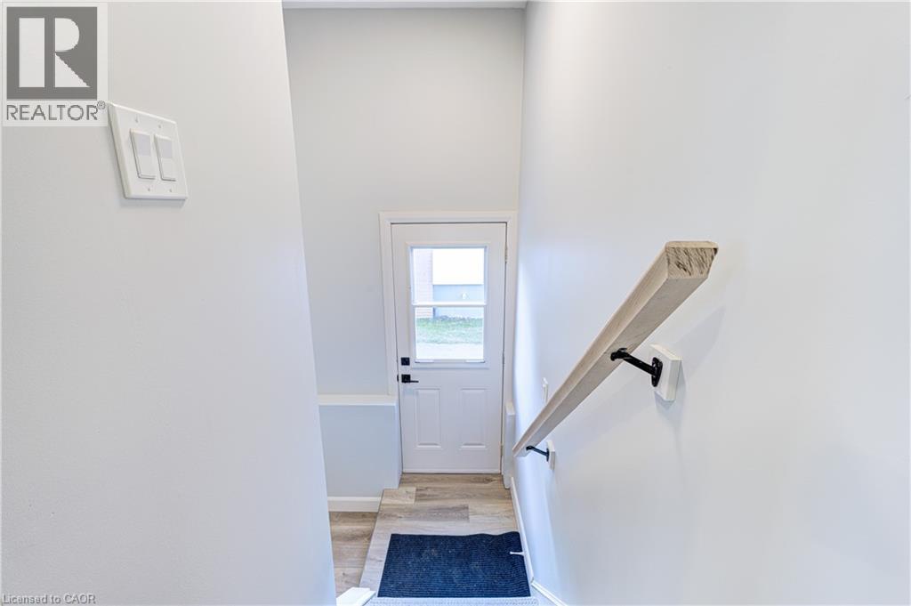 242 East 28th Street, Hamilton, Ontario  L8V 3J1 - Photo 16 - 40787034