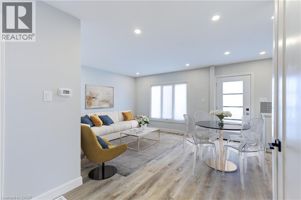 242 East 28th Street, Hamilton, Ontario  L8V 3J1 - Photo 3 - 40787034