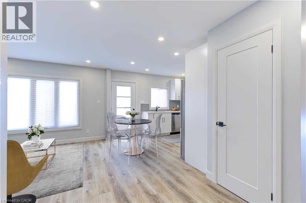 242 East 28th Street, Hamilton, Ontario  L8V 3J1 - Photo 4 - 40787034